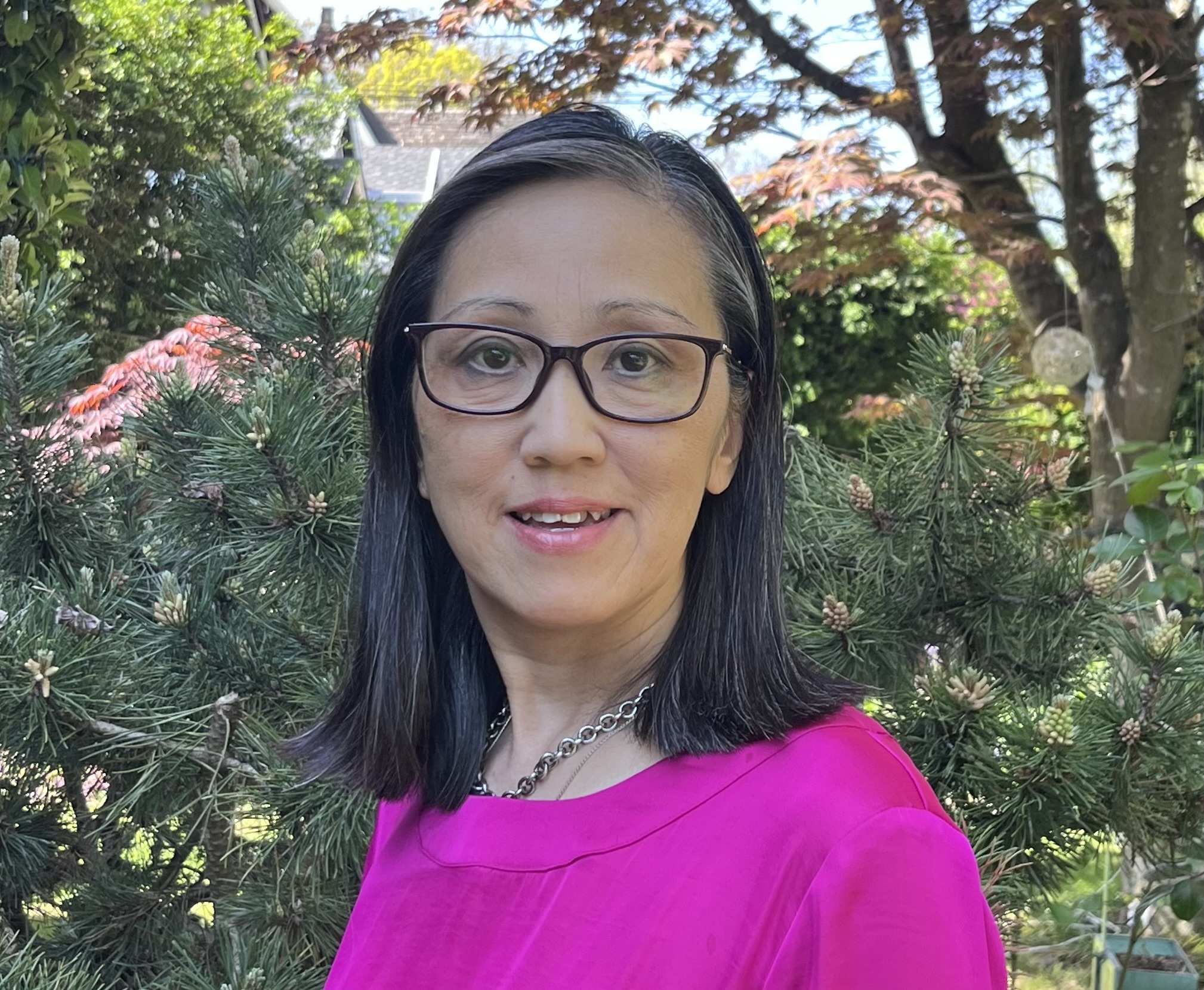 Headshot of Linda in nature